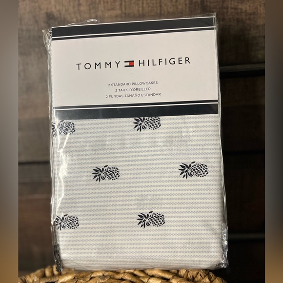 Tommy Hilfiger Standard Pillowcases - Picture 1 of 5